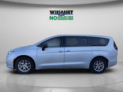 Used 2024 Chrysler Pacifica Touring-L