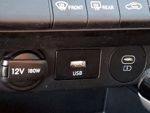 Used 2024 Hyundai Elantra SEL image 22