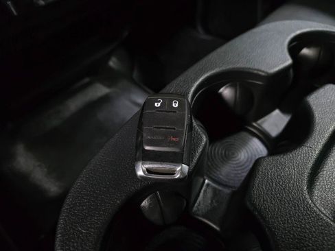 Used 2020 RAM 2500 Tradesman w/ Chrome Appearance Group image 43