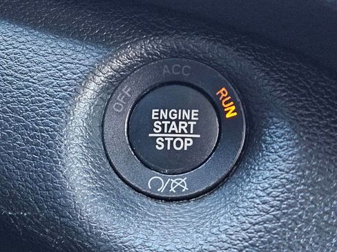 Used 2021 Jeep Cherokee Limited image 21