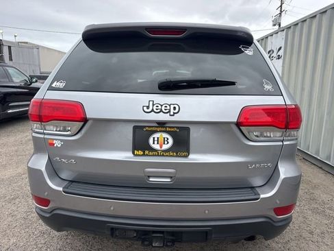 Used 2017 Jeep Grand Cherokee Laredo w/ Quick Order Package 23E AWD/4WD image 6