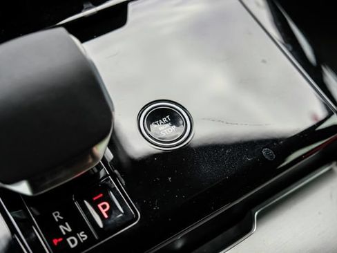 New 2026 Land Rover Range Rover Sport SE AWD/4WD image 32