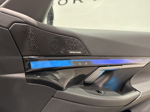 Used 2025 BMW i5 xDrive40 w/ Premium Package image 48