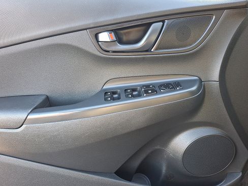 Used 2021 Hyundai Kona SE image 13