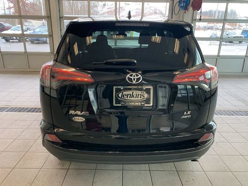 Used 2018 Toyota RAV4 LE image 13
