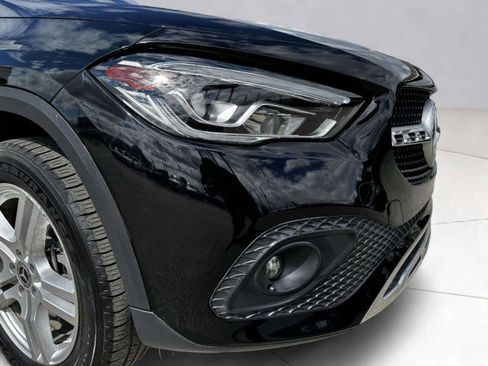 Used 2021 Mercedes-Benz GLA 250 4MATIC w/ Premium Package image 11