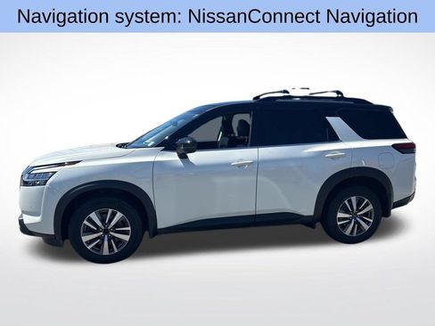 Used 2023 Nissan Pathfinder SL AWD/4WD image 4