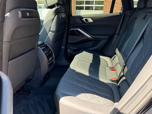 Used 2025 BMW X6 xDrive40i AWD/4WD image 32