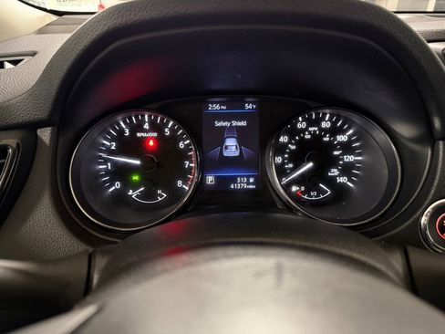 Used 2018 Nissan Rogue SV w/ Premium Package AWD/4WD image 10