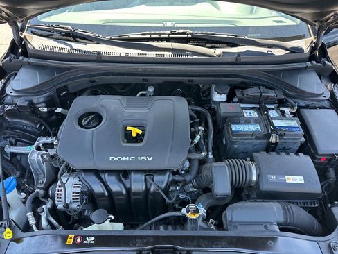 Used 2017 Hyundai Elantra Limited image 17