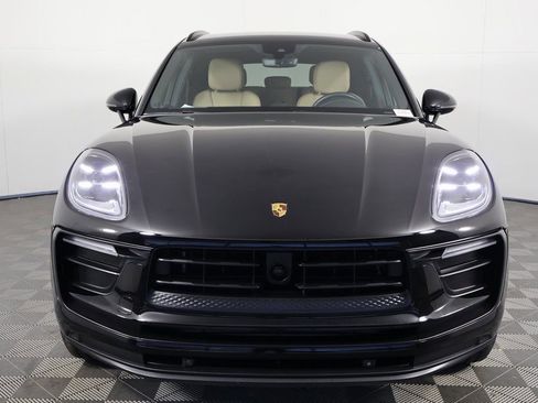 Used 2024 Porsche Macan AWD/4WD image 2