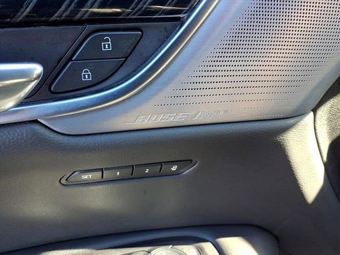 Used 2025 Cadillac XT6 Premium Luxury image 10