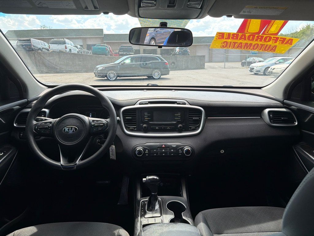 Used 2017 Kia Sorento LX FWD image 14