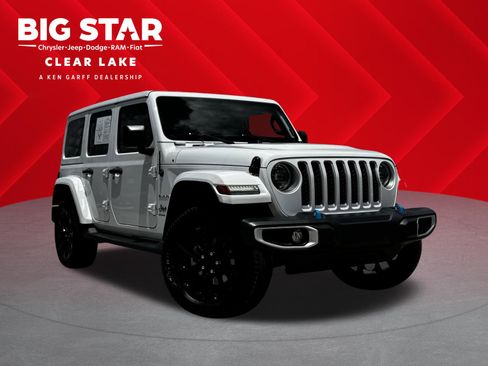 Used 2023 Jeep Wrangler Unlimited Sahara w/ Cold Weather Group AWD/4WD image 1