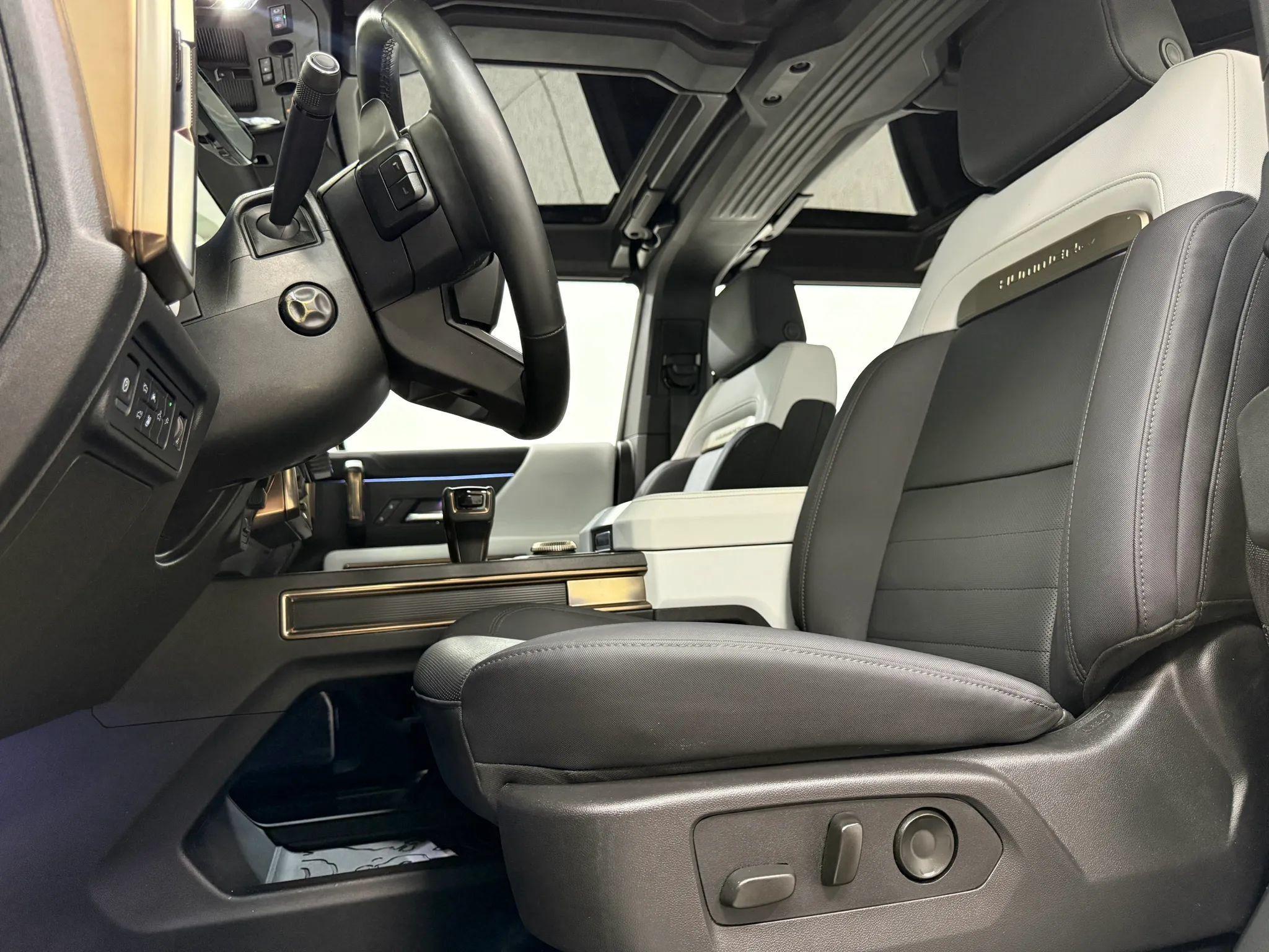 Used 2025 GMC Hummer EV 3X AWD/4WD image 15
