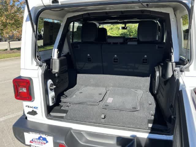 Used 2021 Jeep Wrangler Unlimited Sahara w/ Cold Weather Group AWD/4WD image 30