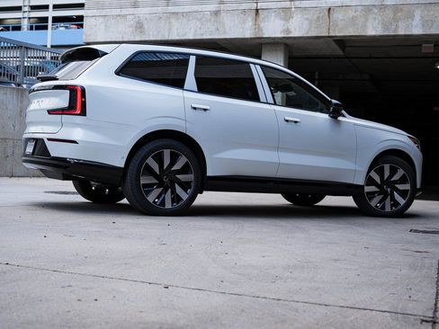 New 2025 Volvo EX90 Plus w/ Protection Package Premier AWD/4WD image 6
