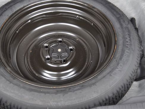 Used 2024 Nissan Rogue SV image 16