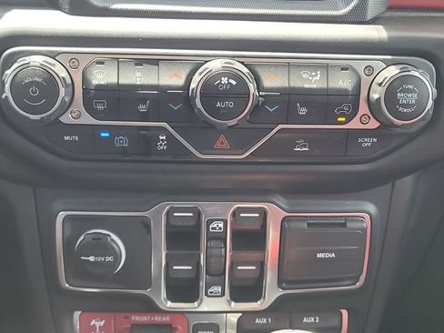 Used 2023 Jeep Wrangler Unlimited Rubicon 4xe AWD/4WD image 25