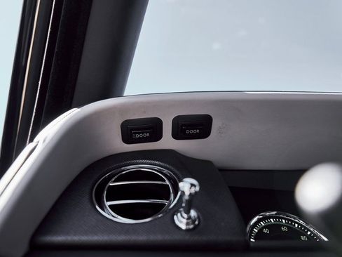 Used 2023 Rolls-Royce Cullinan AWD/4WD image 58