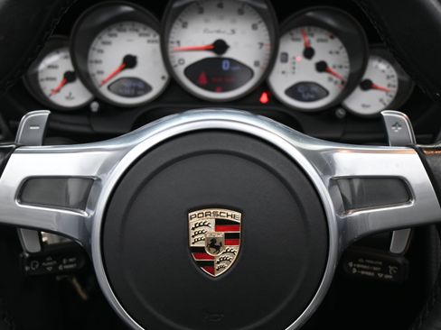 Used 2011 Porsche 911 Turbo S image 21