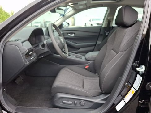 Used 2025 Honda Accord SE image 13
