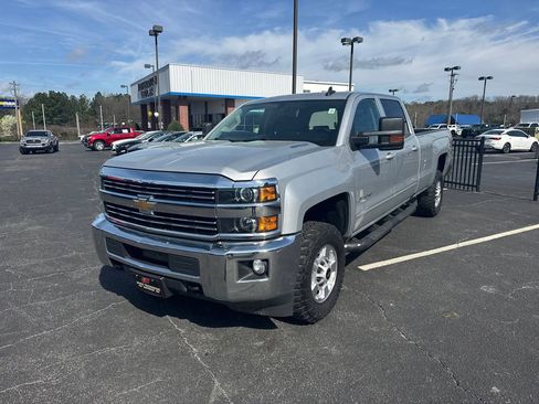 Used 2016 Chevrolet Silverado 2500 LT w/ LT Convenience Package image 2