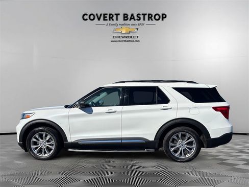 Used 2021 Ford Explorer XLT w/ Equipment Group 202A image 3