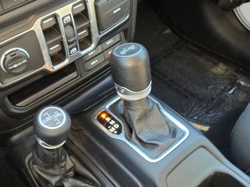 Used 2023 Jeep Wrangler Unlimited image 36