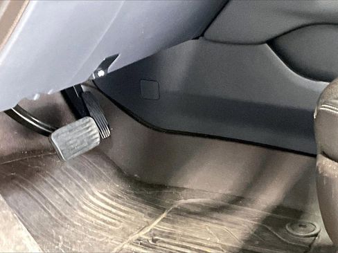 Used 2022 GMC Yukon Denali w/ Denali Premium Package image 22