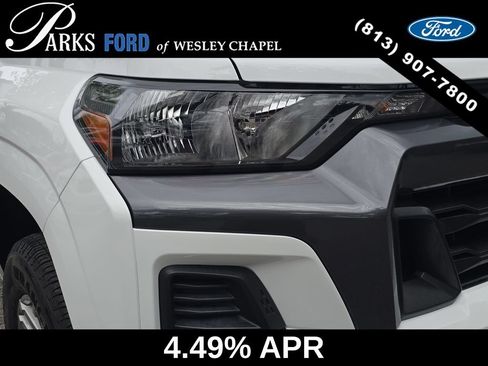 Used 2024 Chevrolet Colorado LT RWD image 6