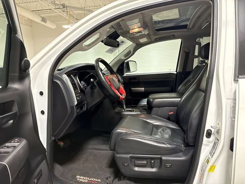 Used 2020 Toyota Sequoia TRD Pro AWD/4WD image 21