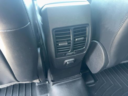 Used 2019 Ford Escape SE w/ SE Sport Appearance Package AWD/4WD image 26