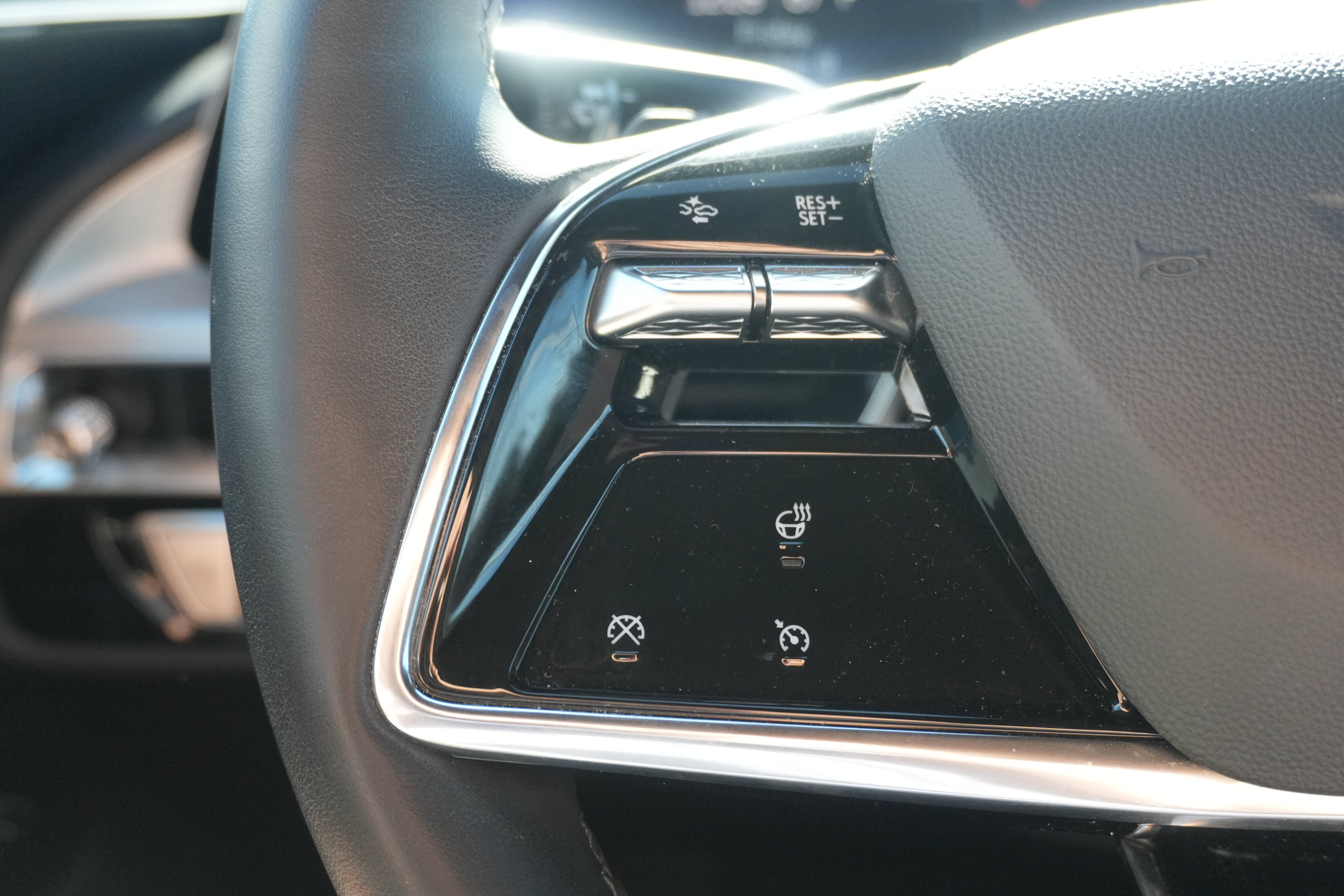 Used 2024 Cadillac Lyriq Sport AWD/4WD image 35