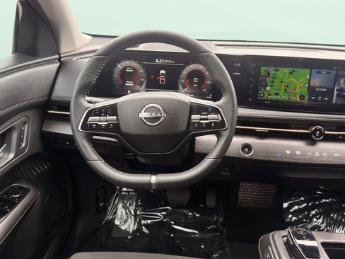 Used 2024 Nissan Ariya FWD image 32
