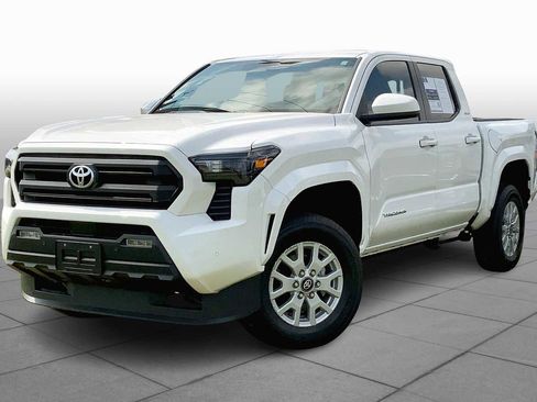Used 2024 Toyota Tacoma SR5 image 2