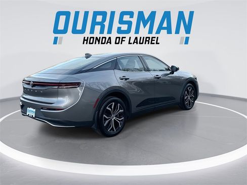 Used 2023 Toyota Crown XLE image 8