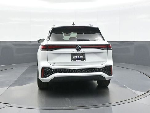 New 2026 Volkswagen Tiguan SE R-Line image 6