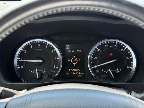 Used 2017 Toyota Highlander SE image 32