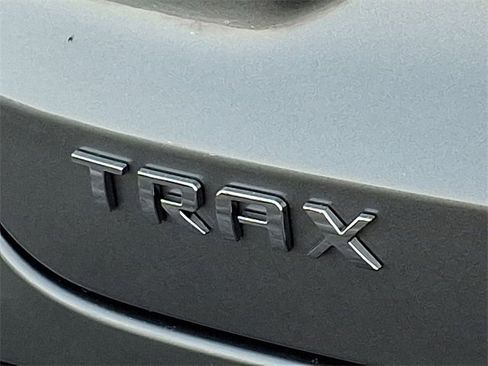 Certified 2025 Chevrolet Trax LT w/ Driver Confidence Package image 29