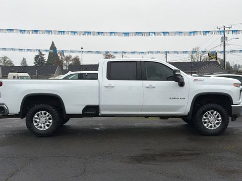 Used 2022 Chevrolet Silverado 3500 LT w/ Convenience Package image 3