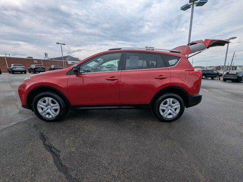 Used 2015 Toyota RAV4 LE AWD/4WD image 12