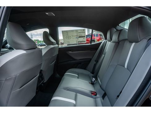 Used 2026 Toyota Camry SE w/ Convenience Package FWD image 12