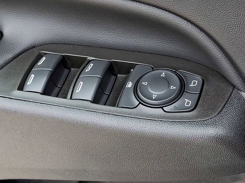 Certified 2023 Chevrolet Equinox LT w/ LPO, Floor Liner Package FWD image 25
