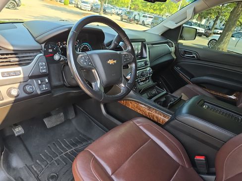 Used 2019 Chevrolet Tahoe Premier w/ Premier Plus Edition AWD/4WD image 17