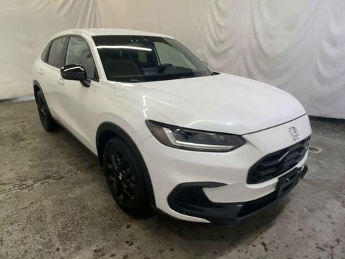 Used 2023 Honda HR-V Sport image 2