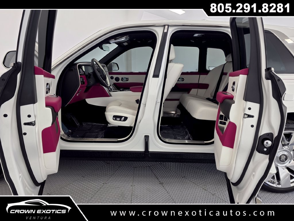 Used 2026 Rolls-Royce Cullinan AWD/4WD image 25