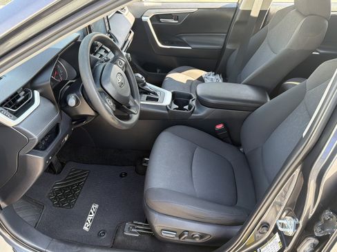 Certified 2019 Toyota RAV4 XLE w/ Convenience Package FWD image 16