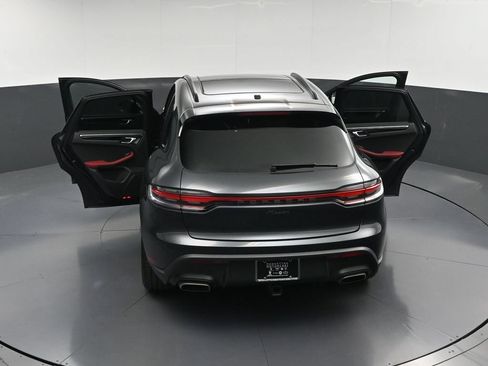 Certified 2026 Porsche Macan AWD/4WD image 33