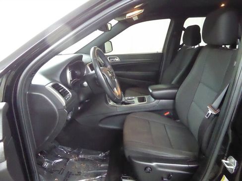 Used 2018 Jeep Grand Cherokee Laredo image 19